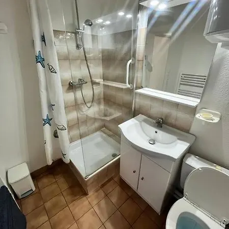 Agreable De 21m2 בלרוק-לה-באינס